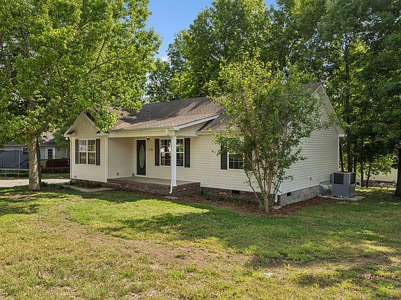 3rd image of 1504 Patrick Dr