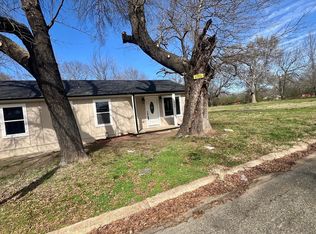1844 W Houston St, Paris, TX 75460