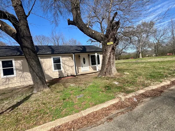 1844 W Houston St, Paris, TX 75460