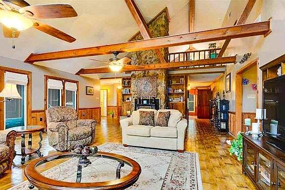 3rd image of 15648 Four Oaks Dr