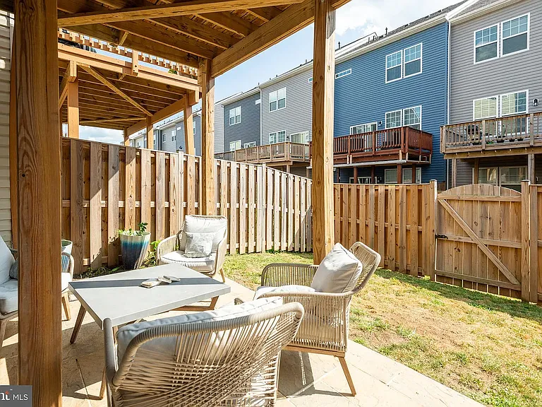 6509 Britannic Pl — Photo 25