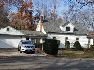 11 Sheppard Ln, Huntington, NY 11743
