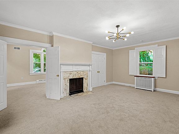 4th image of 1513 Manor Ave