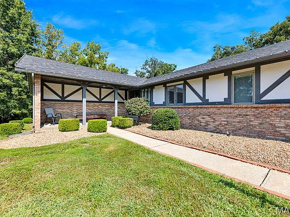 2nd image of 2 Bridal Oak Ct