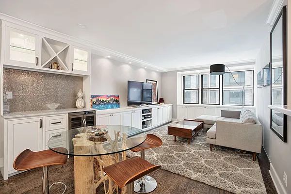 Sold by Compass | media 1