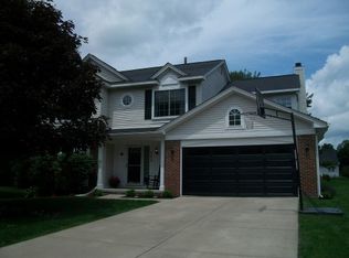 589 Kentwood Ct, Lake Orion, MI 48362
