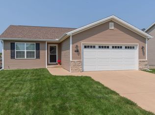 2913 Conlor Dr, Bloomington, IL 61704