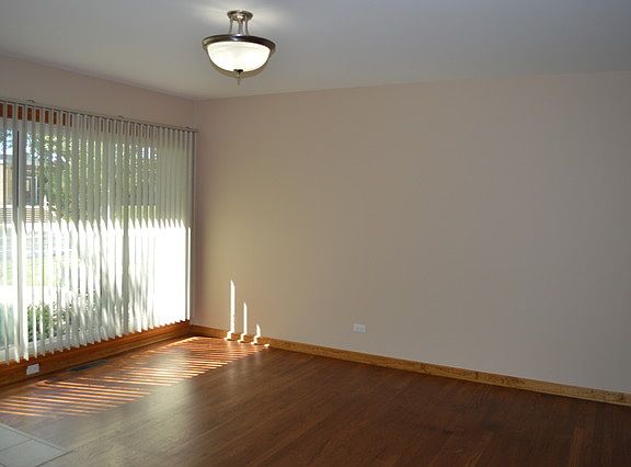 2nd image of 230 Flagstaff Ln