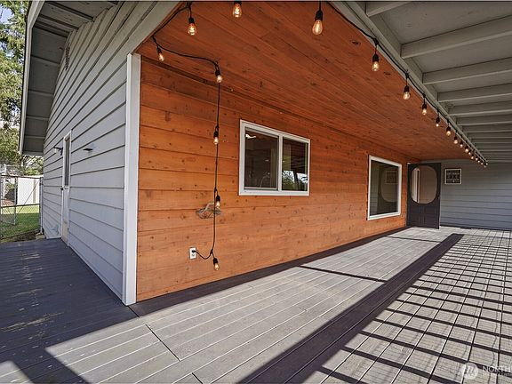 3rd image of 370 E Mason Lake Drive E
