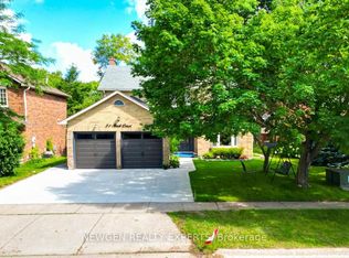 31 Stock Ct, Cambridge, ON N3C 3R4