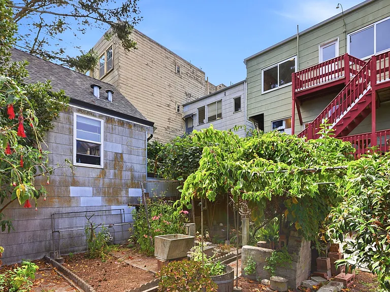 259 Chenery St — Photo 17