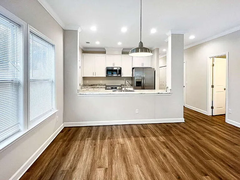39 Travis St — Photo 5
