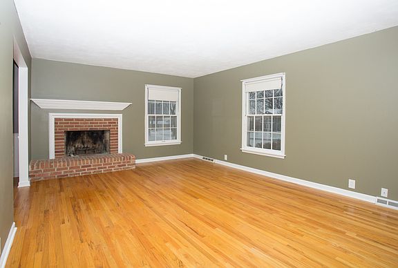 3rd image of 356 Meadowrue Ln