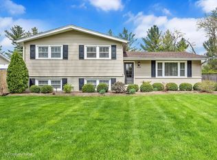 3S171 Arboretum Rd, Glen Ellyn, IL 60137