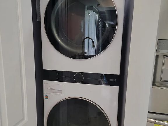 3rd image of 9392 Marlbourne Way