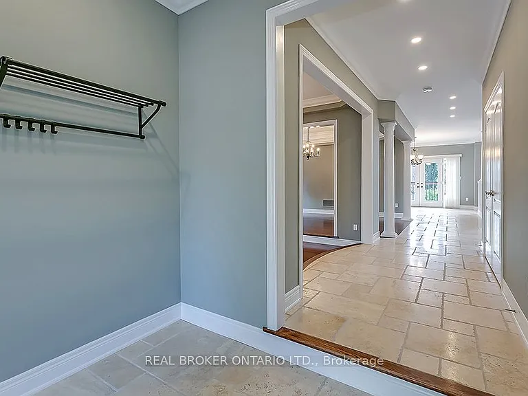 1510 Arrowhead Rd — Photo 3
