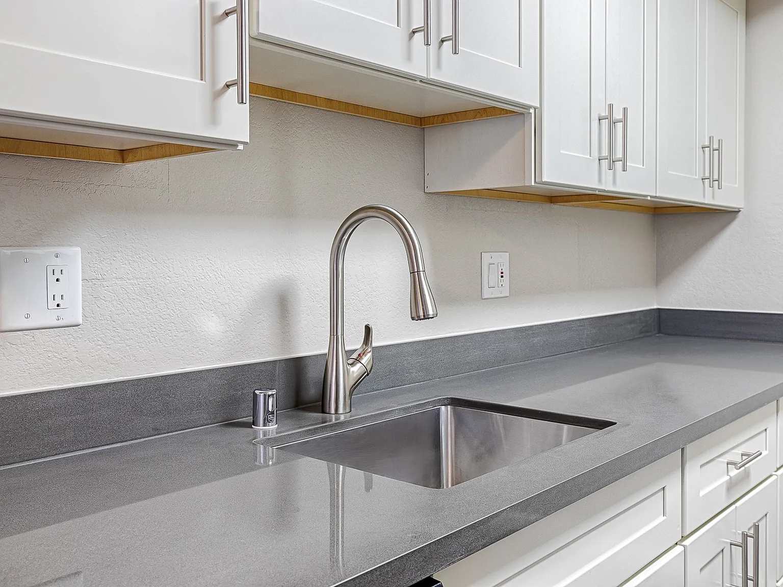 Spring Lake Apartments — Photo 4