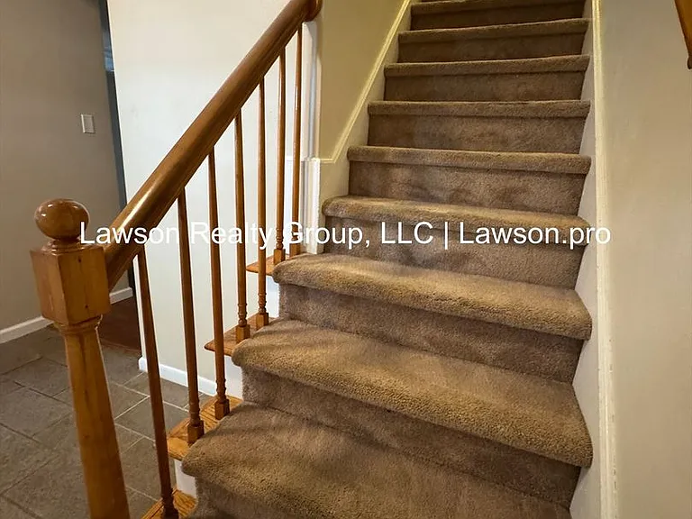 107 Oxford Sq — Photo 15