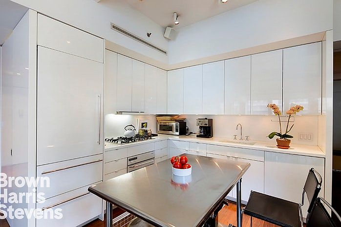 2nd image of 150 W 26th St APT 602