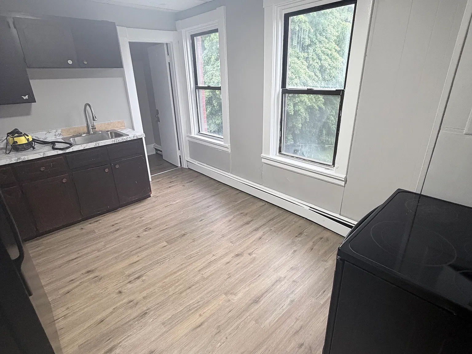 197 S Leonard St — Photo 4