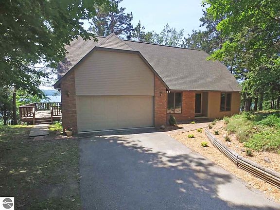 3rd image of 3005 Glen Malier Dr