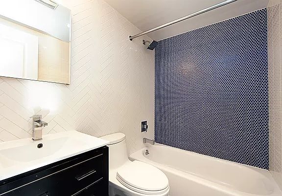 5th image of 402 E 12th St APT 10