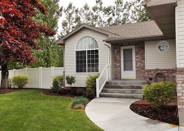 1st image of 3839 E Silverwood Cir