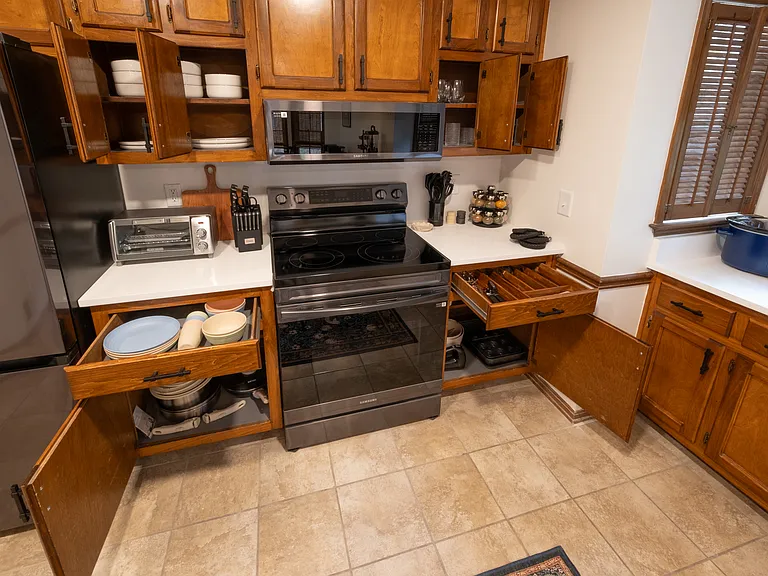 140 Nina Celeste Ln — Photo 6