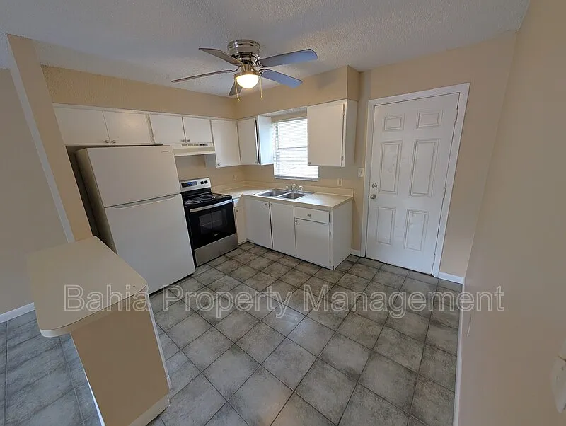 2 bed, 1.0 bath, 702 sqft, $1,175 — Photo 4