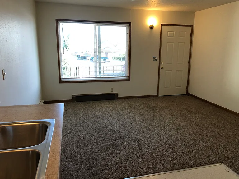 951 SW Church St #15 — Photo 2
