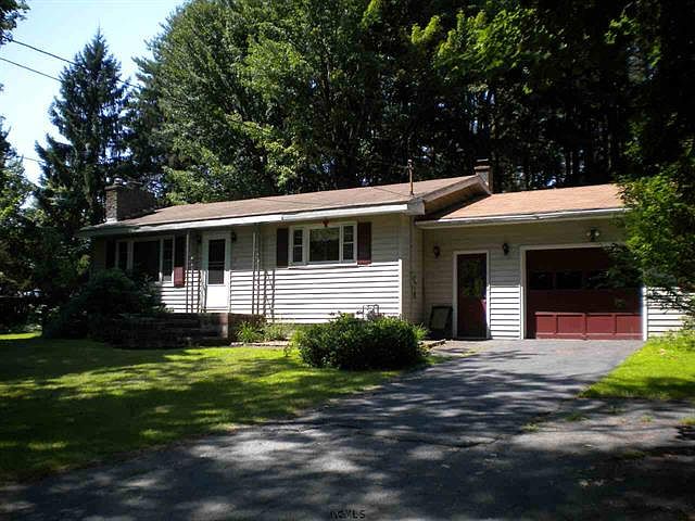 1st image of 9 Birch Ln
