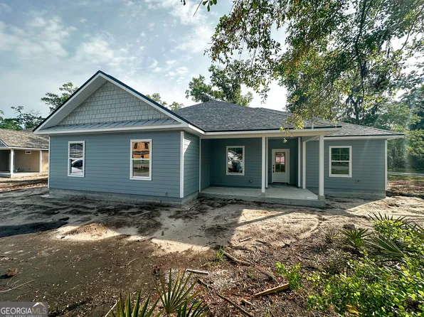 16 Fairwinds Dr, Waverly, GA 31565