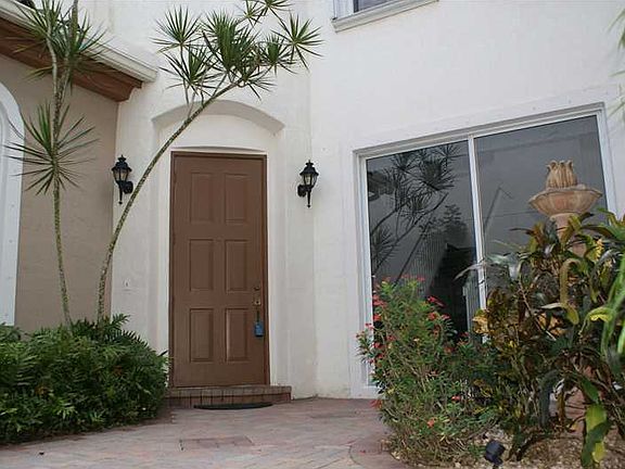 3rd image of 6589 NW 128th Way