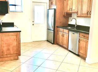 646 NE 36th St, Oakland Park, FL 33334