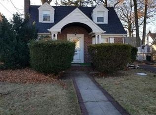 216 Hawthorne St, Roselle, NJ 07203