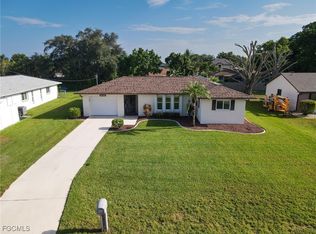 2011 SE 12th Ter, Cape Coral, FL 33990