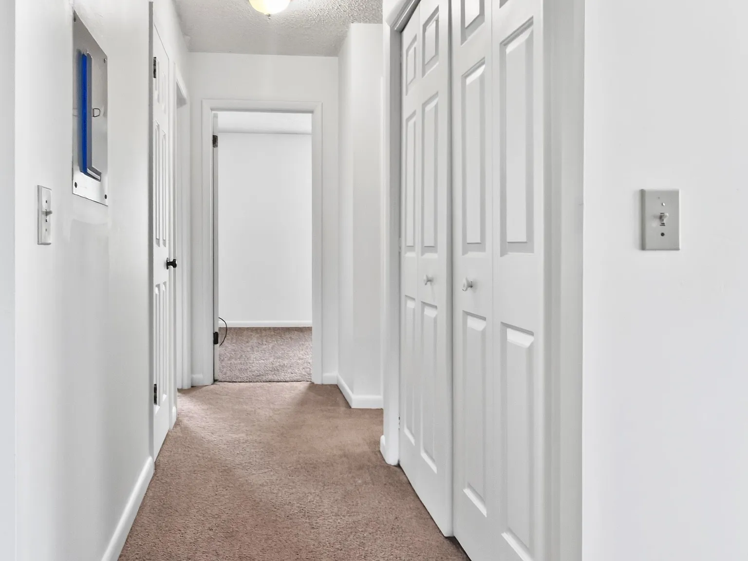 2 bed, 2.0 bath, 1000 sqft, $1,045 — Photo 2
