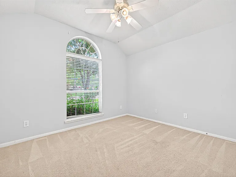 24822 Diamond Run Ct — Photo 31