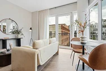 286 Rider Avenue, #802