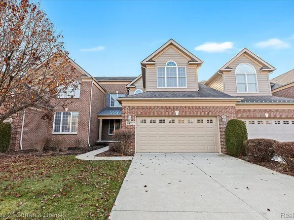 44707 Broadmoor Cir N, Northville, MI 48168