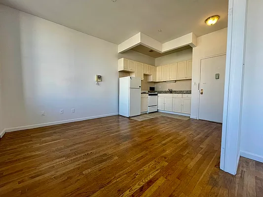 Rented by J Misrahi Realty Corp | media 2