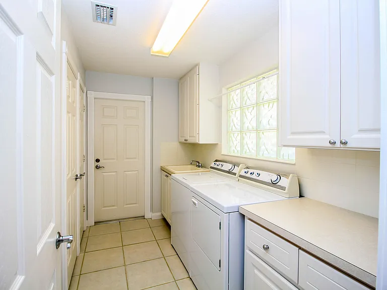 10882 SW Dardanelle Dr — Photo 29