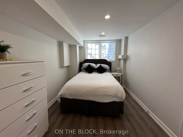 49 Leslie St #BASEMENT — Photo 5