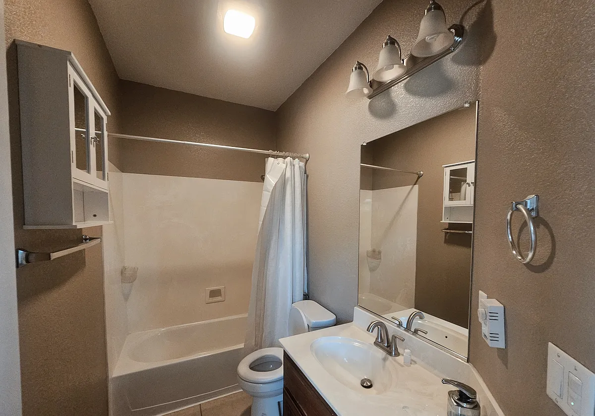 Building Photo - 2177 River Bank Dr
