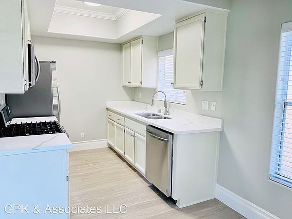 5th image of 10740 Woodbine St #8036875
