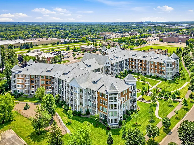 The Legends of Champlin 55+ Apartments — Photo 39