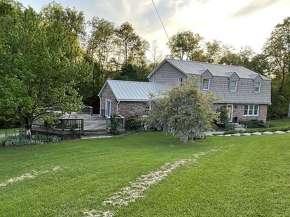 3rd image of 100 Leatherwood Dr