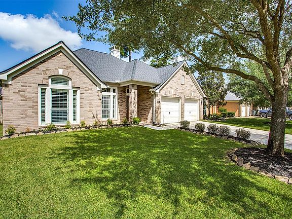 2nd image of 13127 Oakwood Manor Dr