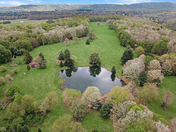 252 Kinder Ln, Danese, WV 25831