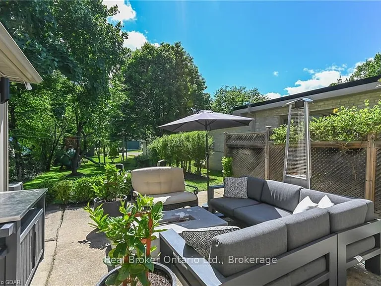 37 Meadowview Ave — Photo 28